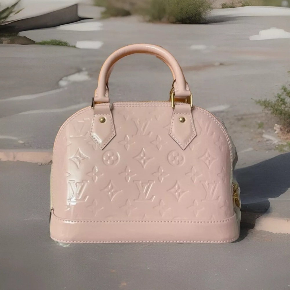 Louis Vuitton Alma BB Vernis pink
